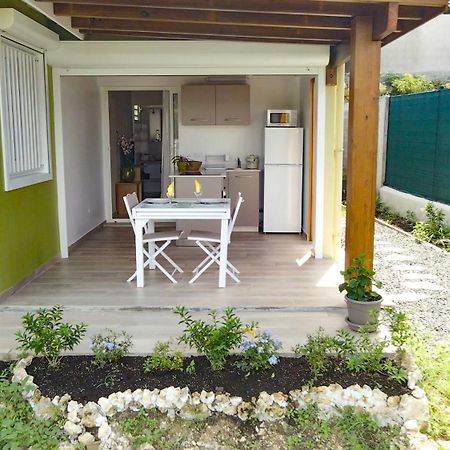 Studio Avec Piscine, A 3 Minutes A Pied Des Plages Sainte-Anne  Buitenkant foto