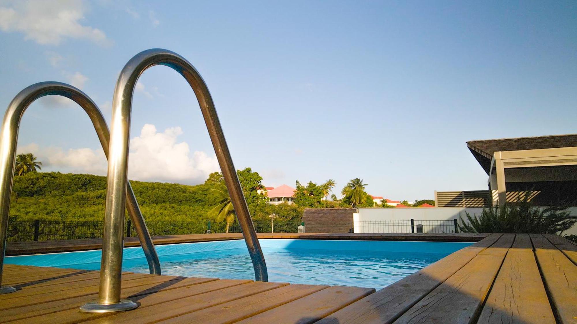 Studio Avec Piscine, A 3 Minutes A Pied Des Plages Sainte-Anne  Buitenkant foto